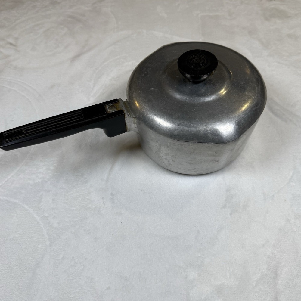 Vintage Wagner Ware Magnalite 2 Qt Sauce Pan 4682-M with Lid USA Sidney